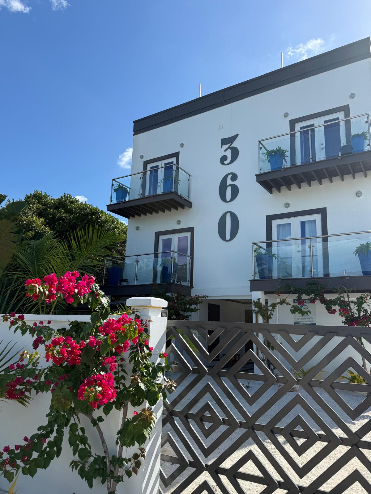 360 Suites exterior